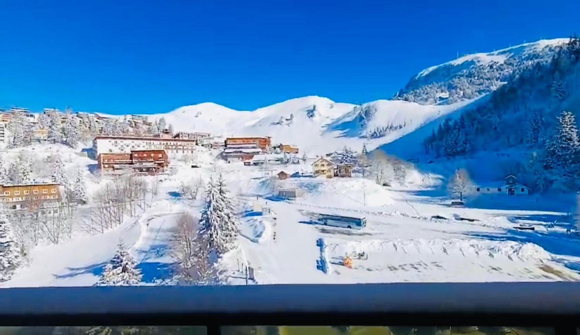 Appartement Lou Pied De Piste Chamrousse Exteriör bild